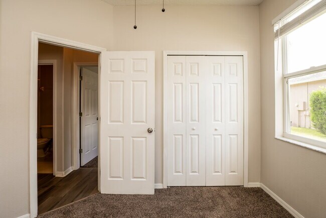 Building Photo - 1741 Mountclair Ct