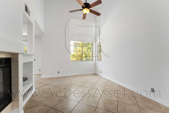 Building Photo - 3410 E Salisbury Cir