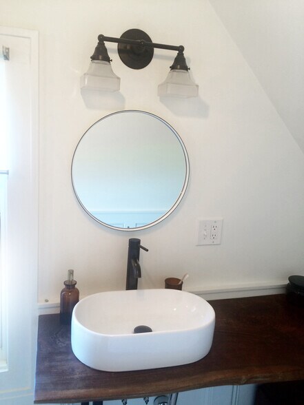 Upstairs 2nd bathroom. - 2635 NE 30th Ave