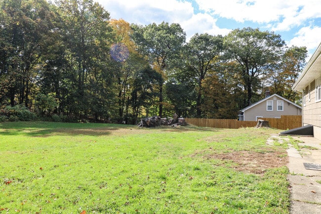 Building Photo - 408 Shelton Ave