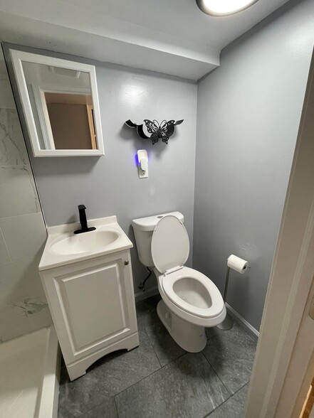 Building Photo - 204 34th St NE