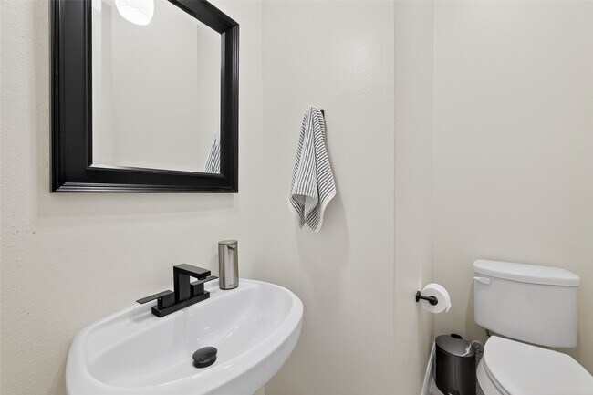 Building Photo - 1303 Upland Retreat Dr