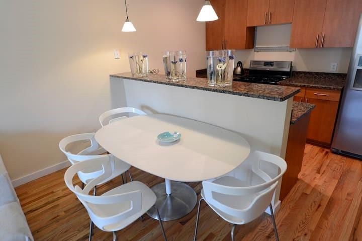 Building Photo - 238 Walker St SW