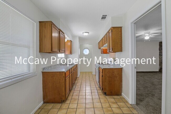 Building Photo - 14306 Seminole Dr