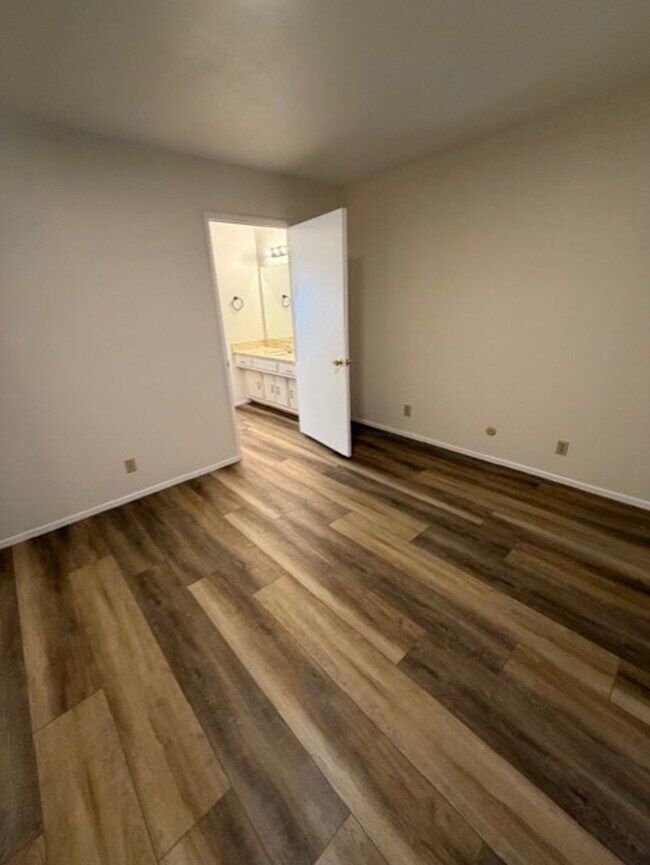 Building Photo - Northwood Estate Charmer - REDUCED PRICE