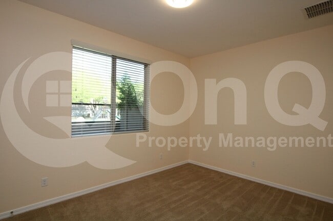 Building Photo - 1465 E Ibis St