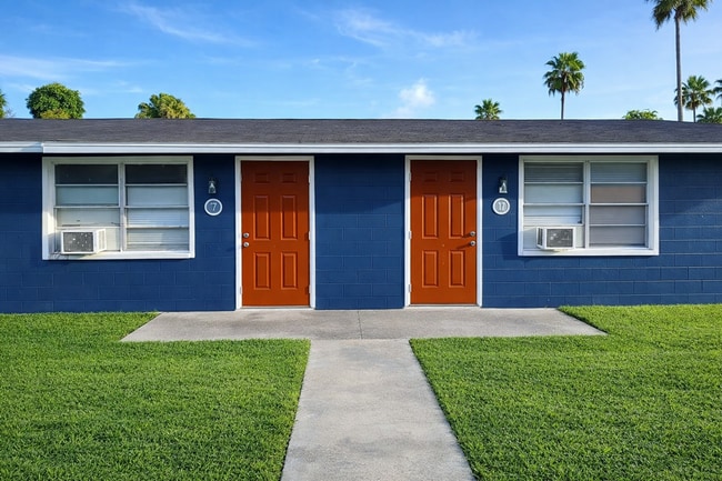 Building Photo - Oak Leaf Apartments