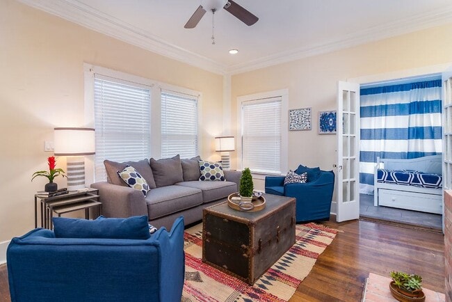 Building Photo - 418 E Myrtle St