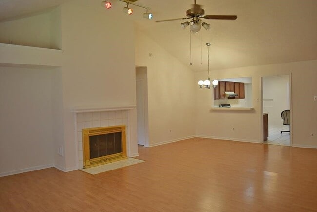 Building Photo - 11034 Springsong Dr