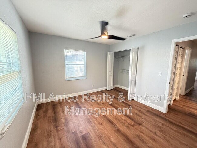Building Photo - 2809 Marconi St