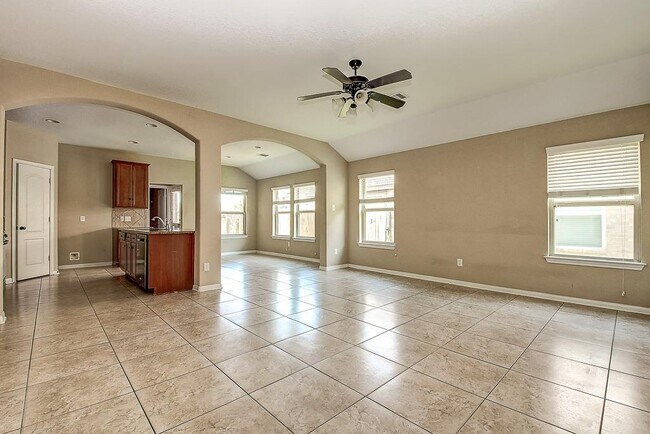 Building Photo - 27014 Henson Falls Dr