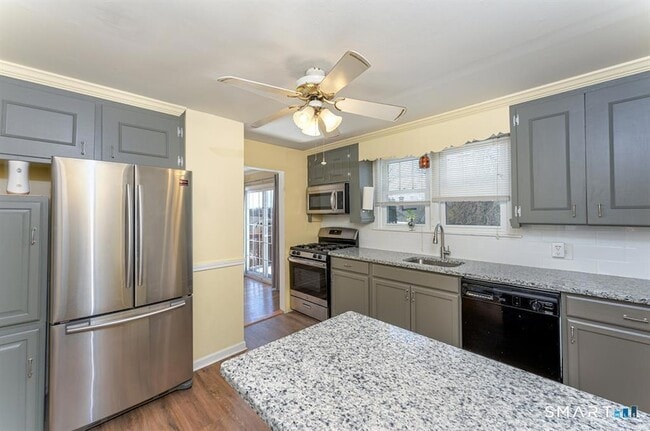 Building Photo - 55 Bronx Ave