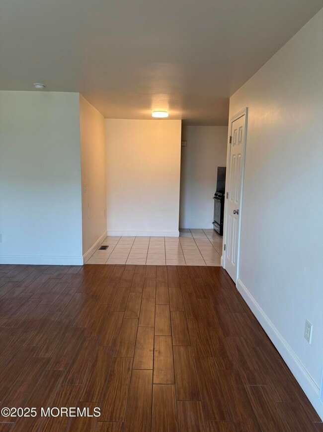Building Photo - 109 2nd Ave