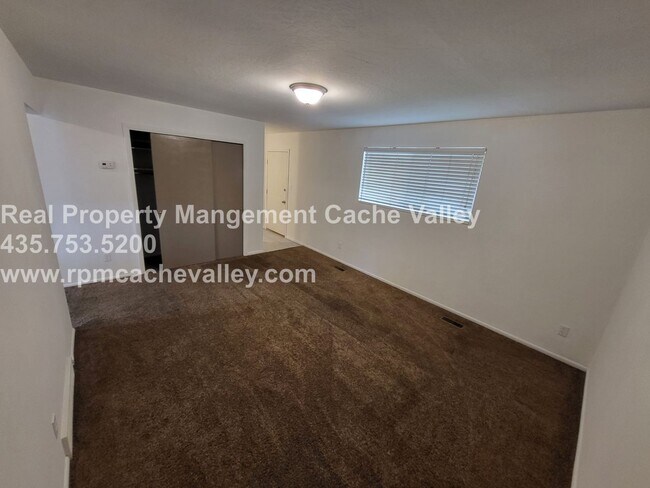 Building Photo - 2662 N 370 E