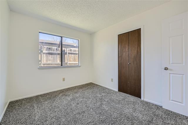 Building Photo - 2200 Sequoia Ln