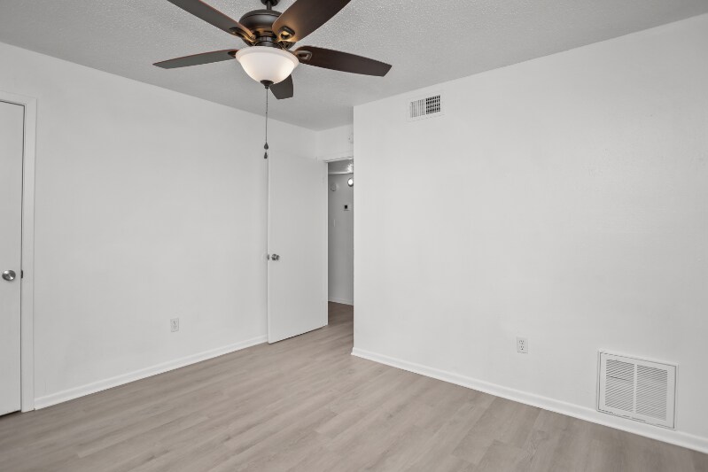 Building Photo - 1410 S Elizabeth Ave