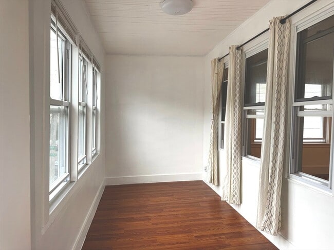 Building Photo - 40 Almont St