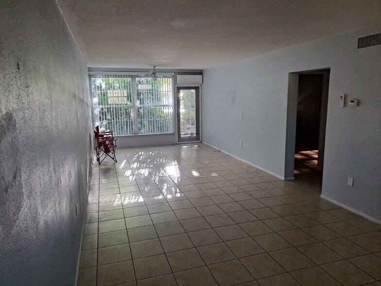 Building Photo - 1433 S Belcher Rd