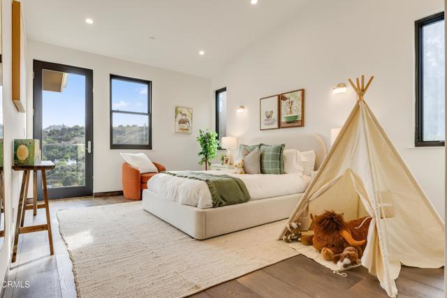 Building Photo - 12480 Viewcrest Rd