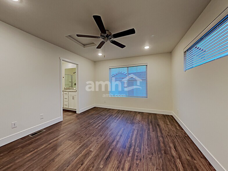 Building Photo - 33013 Lookout Ln
