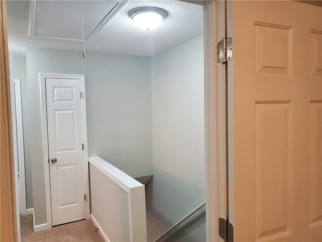 Building Photo - 4133 Howell Park Rd