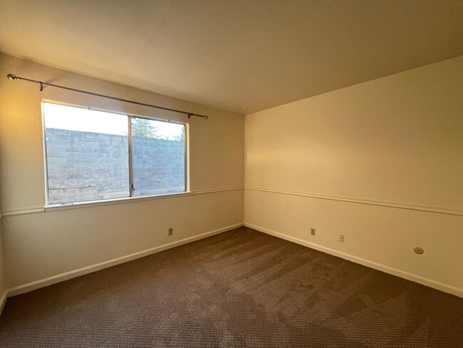 Building Photo - $500 MOVE IN SPECIAL!!!! 3 BEDROOM HOME IN PLEASANTON, CA!!!