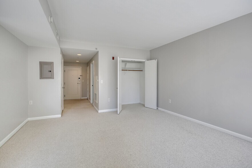 Building Photo - 350 G St SW