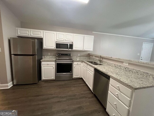 Building Photo - 565 Rustwood Dr