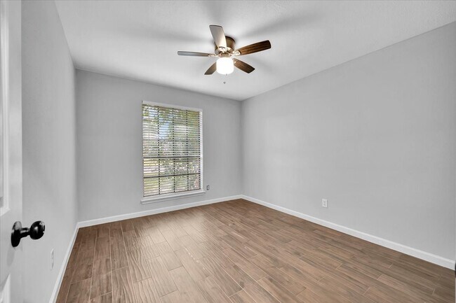 Building Photo - 1807 Palo Duro St