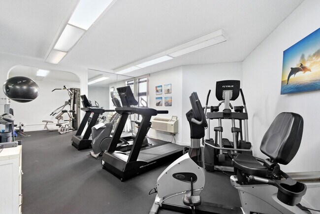 Building Photo - 1361 S Ocean Blvd