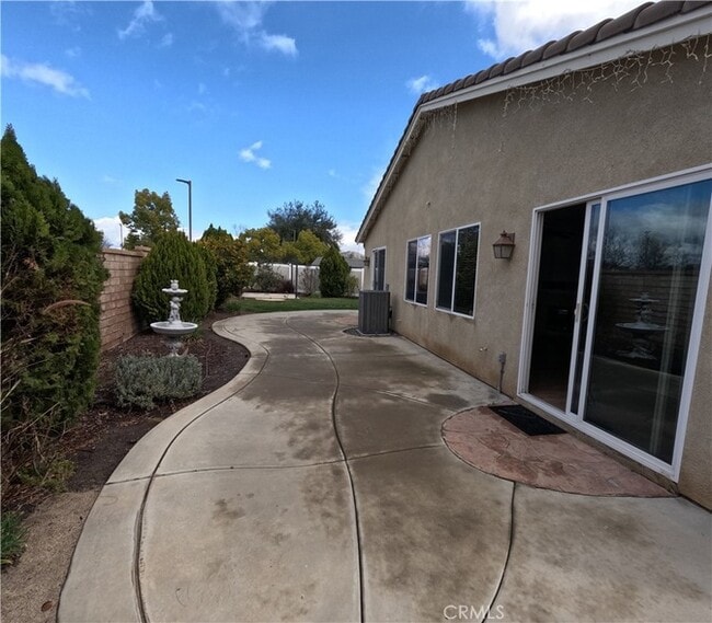 Building Photo - 34563 Wintersweet Ln