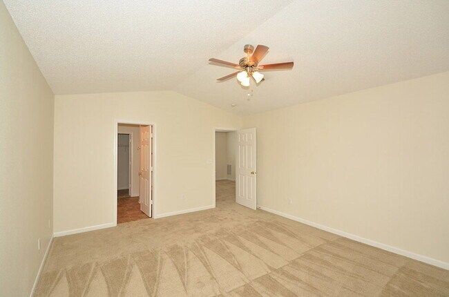 Building Photo - 15341 Ten Point Dr