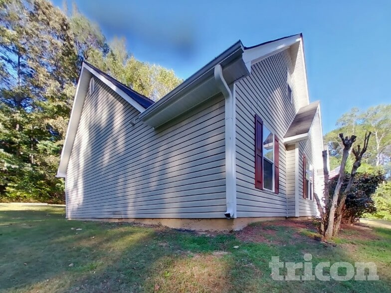 Building Photo - 383 Pleasant Forest Dr