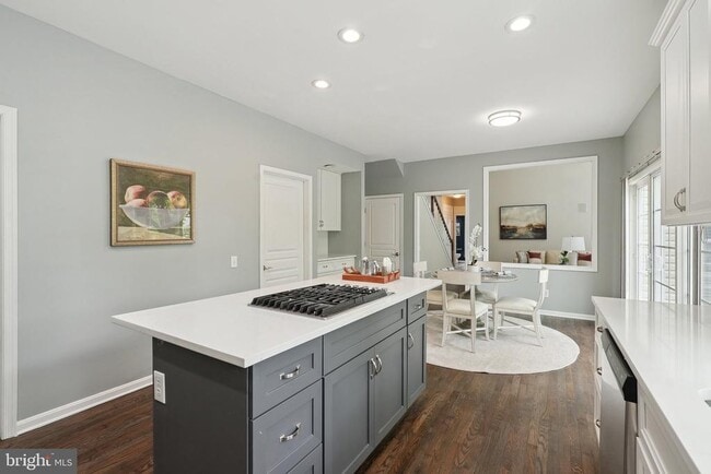 Building Photo - 51 Knickerbocker Ln