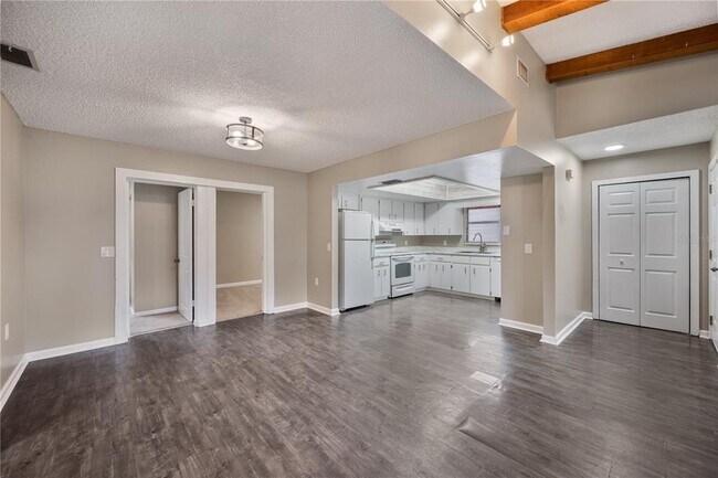 Building Photo - 5513 Karan Ct