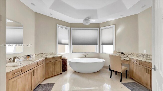 Building Photo - 2530 Monterey Ct