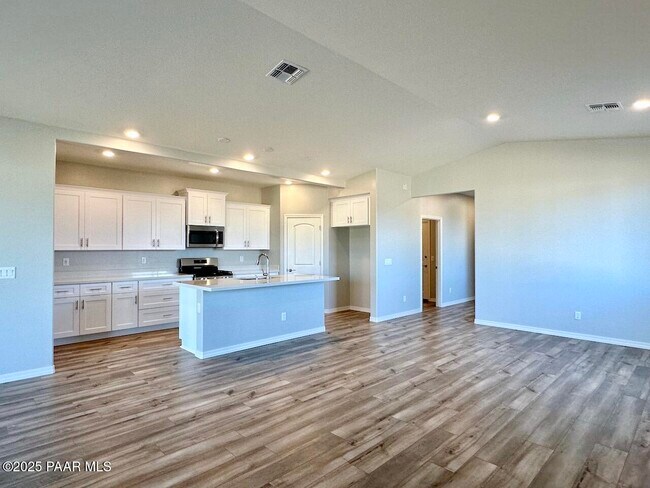 Building Photo - 7701 E Fieldstone Dr