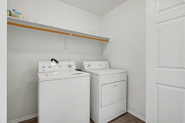 Building Photo - 2463 N Stone Pl