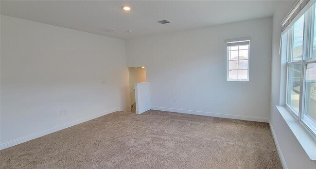 Building Photo - 15142 Lake Bessie Loop