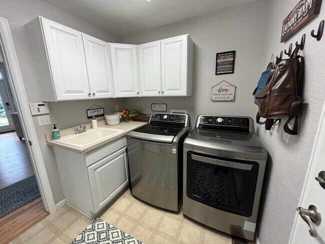 Building Photo - The Farm | 4,700+ Sq Ft, 5+ Bed/5 Bath, Cherry Creek Schools – Available August 1st