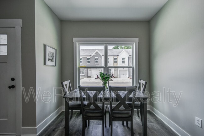 Building Photo - 9 N Rim Dr