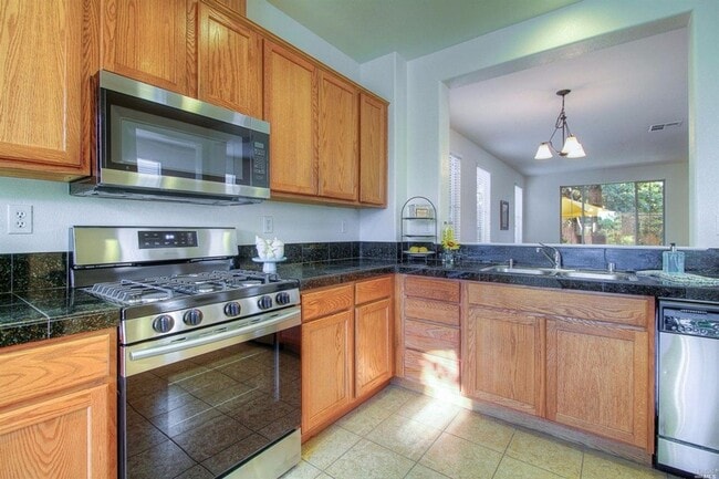 Building Photo - 1,812 Square Foot Two level 3 bedroom  2.5...