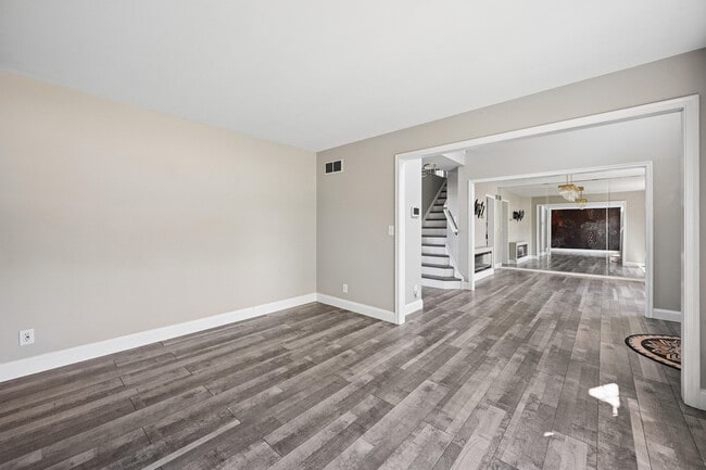 Building Photo - 3947 Buckhill Dr