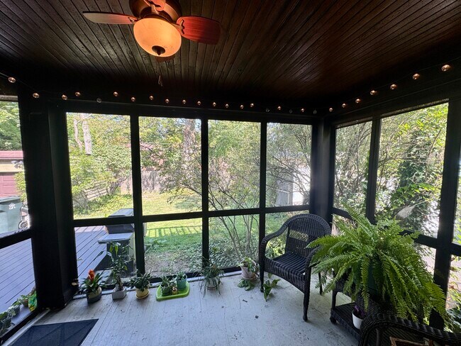 Building Photo - 3403 Dellwood Rd