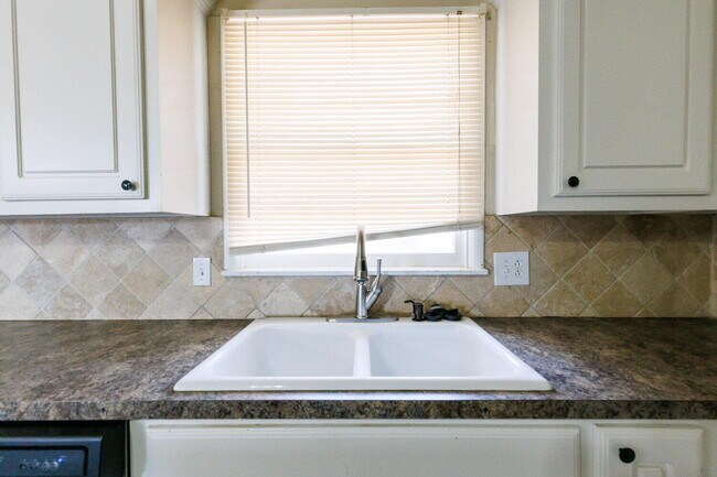 Building Photo - 2505 52nd St