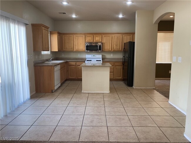 Building Photo - 10952 Scotch Rose St