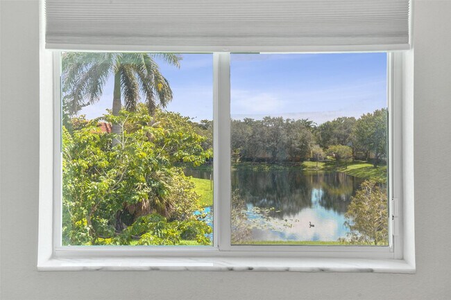 Building Photo - 4748 SW 63rd Terrace