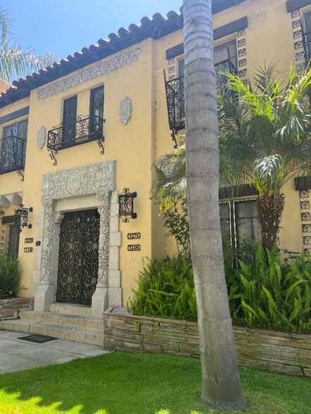 Building Photo - 325-327 S Detroit St