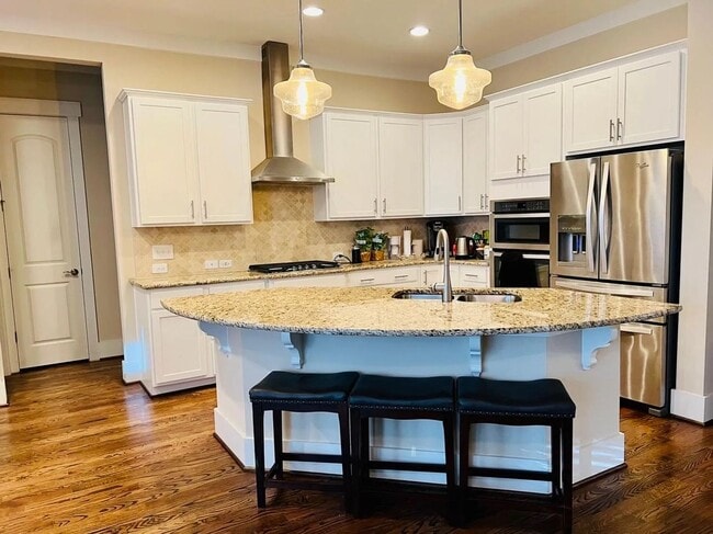 Building Photo - 132 Larkin Ln