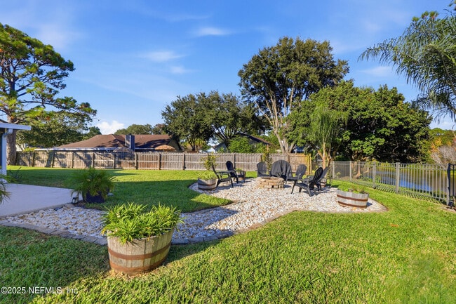 Building Photo - 2143 Lady Di Ln